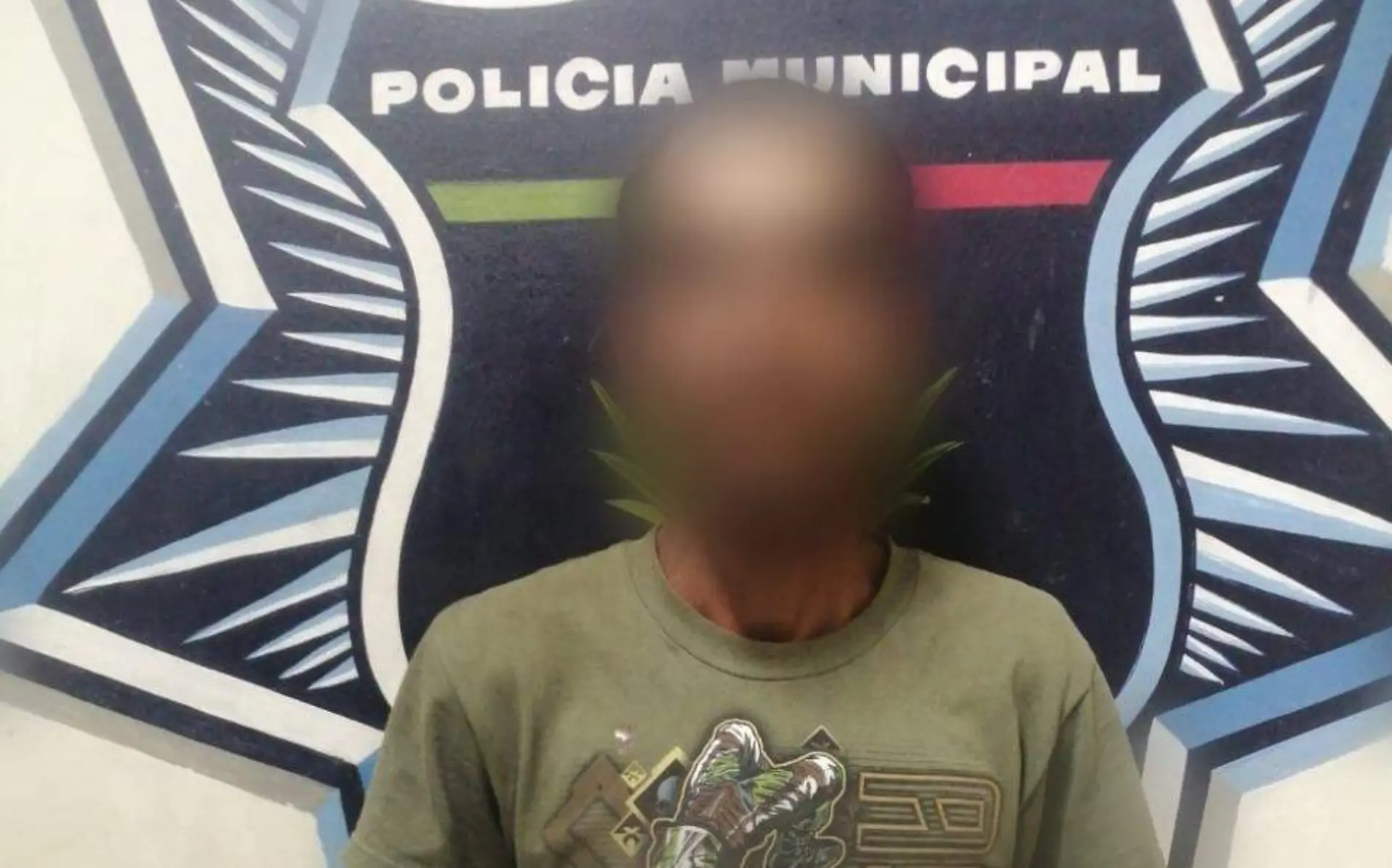 Arrestan policías municipales a otro hombre por violencia familiar